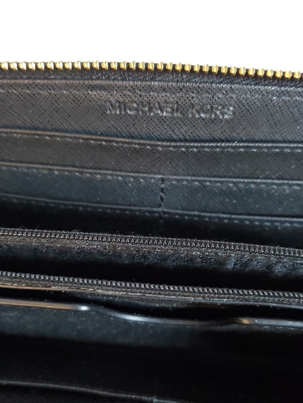 Michael Kors Black Patent Python Embossed Wristlet Wallet with Gold Plaque EUC - Picture 8 of 9